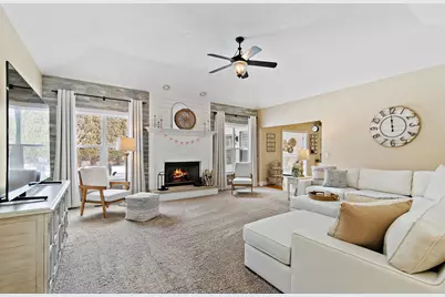 560 Ellen Court, Woodstock, IL 60098 - Photo 7