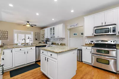 560 Ellen Court, Woodstock, IL 60098 - Photo 15