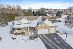 560 Ellen Ct, Woodstock, IL 60098 - Photo 39