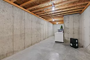 560 Ellen Ct, Woodstock, IL 60098 - Photo 35