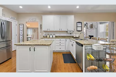 560 Ellen Court, Woodstock, IL 60098 - Photo 13