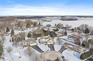 560 Ellen Ct, Woodstock, IL 60098 - Photo 43