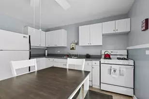 8926 Fairway Dr, Orland Park, IL 60462 - Photo 5