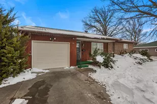 708 S E St, Hammond, IL 61929 - Photo 3