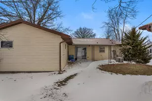 708 S E St, Hammond, IL 61929 - Photo 27