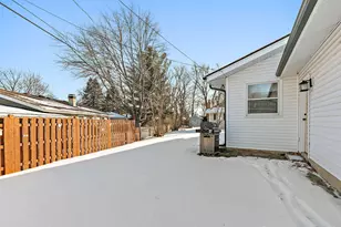 381 Keith Ave, Crystal Lake, IL 60014 - Photo 17