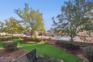 807 Davis St, Evanston, IL 60201 - Photo 5