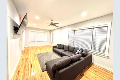 8544 S Essex Avenue, Chicago, IL 60617 - Photo 5