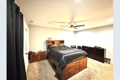 8544 S Essex Avenue, Chicago, IL 60617 - Photo 17