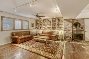 295 Brighton Rd, Elk Grove Village, IL 60007 - Photo 17