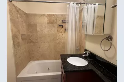 2501 W Bryn Mawr Avenue W #201, Chicago, IL 60659 - Photo 9