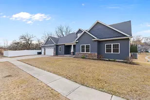 3504 Shadow Wood Ct, Milan, IL 61264 - Photo 5