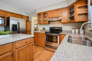 10 Cameron Ct, Bloomington, IL 61704 - Photo 5