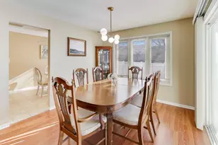 1501 N Courtland Dr, Arlington Heights, IL 60004 - Photo 7