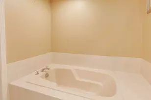 1501 N Courtland Dr, Arlington Heights, IL 60004 - Photo 17