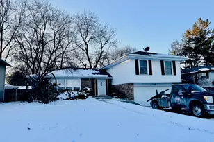 16062 Woodlawn E Ave, South Holland, IL 60473 - Photo 1