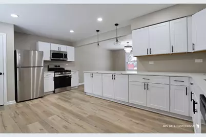 1070 Belle Plaine Avenue, Gurnee, IL 60031 - Photo 7