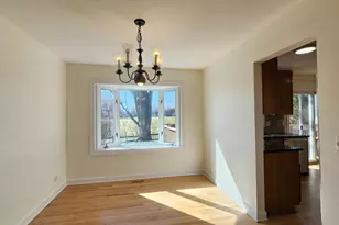 5 Castlegate Ct, Vernon Hills, IL 60061 - Photo 5