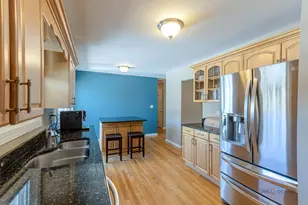 6 Forest Ln, Elk Grove Village, IL 60007 - Photo 9