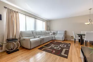 6 Forest Ln, Elk Grove Village, IL 60007 - Photo 3