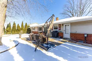 6 Forest Ln, Elk Grove Village, IL 60007 - Photo 21