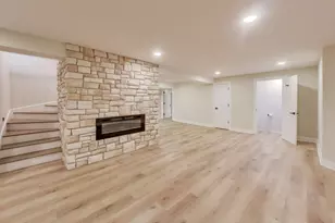 26225 N Hickory Rd, Mundelein, IL 60060 - Photo 19