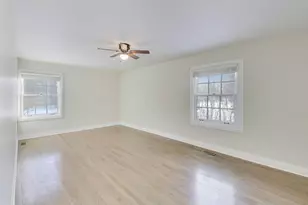 26225 N Hickory Rd, Mundelein, IL 60060 - Photo 11