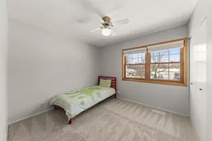 2240 Mecan Dr, Naperville, IL 60564 - Photo 23