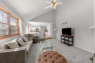 2240 Mecan Dr, Naperville, IL 60564 - Photo 11