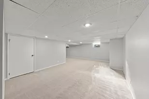 2240 Mecan Dr, Naperville, IL 60564 - Photo 27