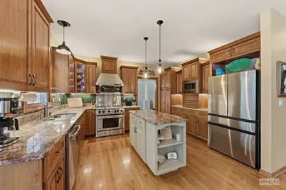 802 Diamond Head Drive W, Shorewood, IL 60404 - Photo 19