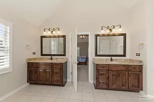 802 Diamond Head Dr W, Shorewood, IL 60404 - Photo 35