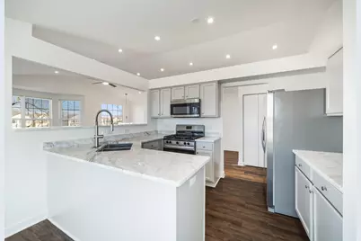 715 Four Seasons Boulevard, Aurora, IL 60504 - Photo 9