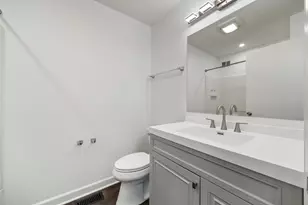 715 Four Seasons Blvd, Aurora, IL 60504 - Photo 13