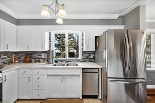 9 Ethell Pkwy, Bloomington, IL 61701 - Photo 11