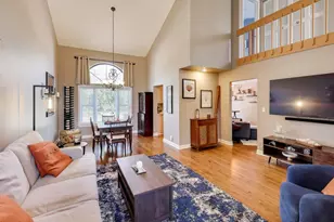 141 Chatsworth Cir, Schaumburg, IL 60194 - Photo 3