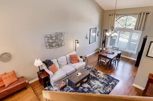 141 Chatsworth Cir, Schaumburg, IL 60194 - Photo 15