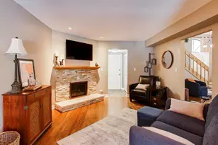 141 Chatsworth Cir, Schaumburg, IL 60194 - Photo 11