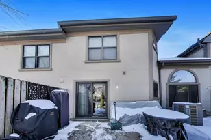 141 Chatsworth Cir, Schaumburg, IL 60194 - Photo 25