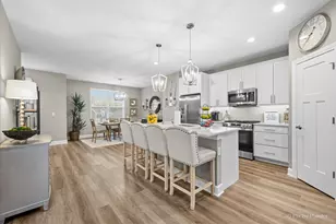 124 E Main St, Cary, IL 60013 - Photo 3