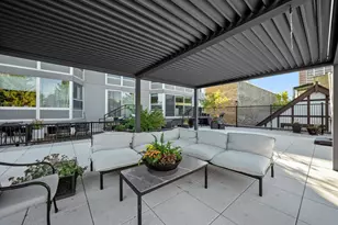 720 W Gordon Terrace, Chicago, IL 60613 - Photo 19