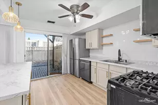 34W657 W Elm Ct, Saint Charles, IL 60174 - Photo 5