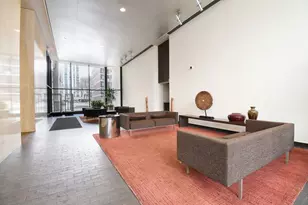 1560 N Sandburg Terrace, Chicago, IL 60610 - Photo 5