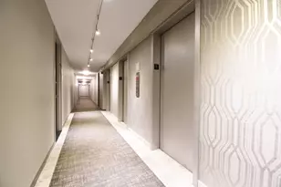 1560 N Sandburg Terrace, Chicago, IL 60610 - Photo 7