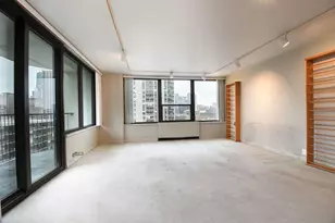 1560 N Sandburg Terrace, Chicago, IL 60610 - Photo 9