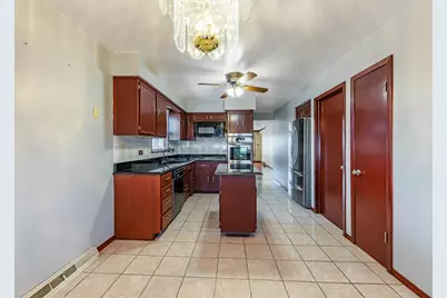 11153 S Avenue L, Chicago, IL 60617 - Photo 17