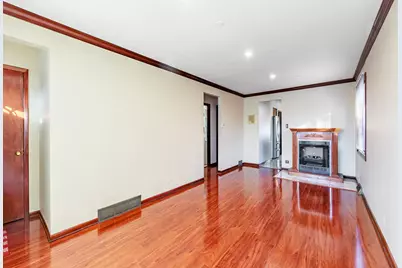 11153 S Avenue L, Chicago, IL 60617 - Photo 3