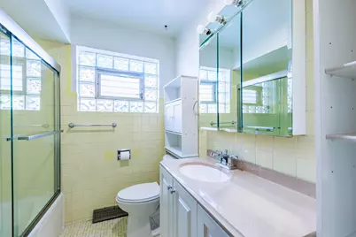 11153 S Avenue L, Chicago, IL 60617 - Photo 9