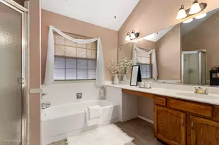 272 Village Ln, Bartlett, IL 60103 - Photo 17