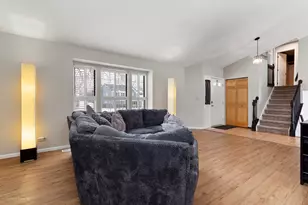 272 Village Ln, Bartlett, IL 60103 - Photo 5